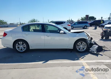 2013 Infiniti G37 Journey z USA, uszkodzony, nr VIN JN1CV6AP8DM304885